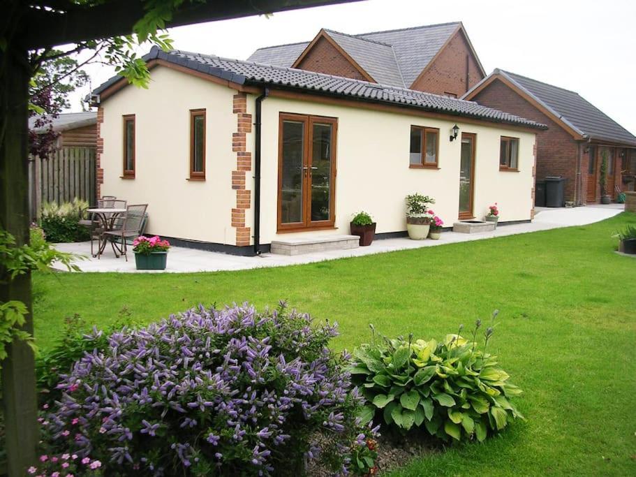 Preesall Coastal Garden Lodge מראה חיצוני תמונה